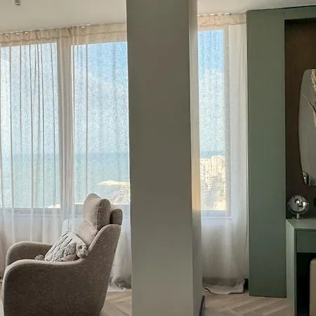 Luxury - Sea View Apartment
